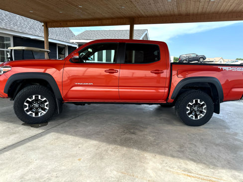 Used 2017 Toyota Tacoma TRD Off-Road image 8