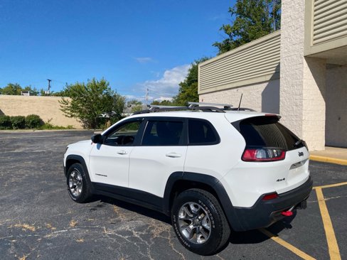 Used 2019 Jeep Cherokee Trailhawk w/ Cold Weather Group image 3