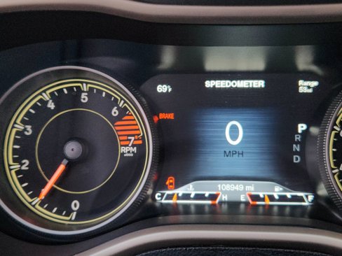 Used 2016 Jeep Cherokee Limited image 12