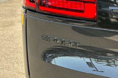 Used 2025 Land Rover Range Rover Sport Dynamic SE image 34