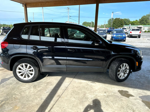 Used 2017 Volkswagen Tiguan S image 18