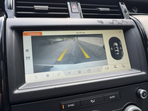 Used 2019 Land Rover Discovery SE image 22