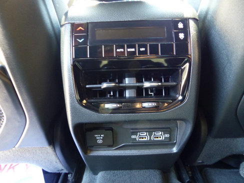 Used 2024 Jeep Grand Cherokee L Altitude image 33