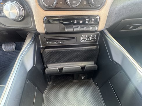 Used 2019 RAM 1500 Laramie image 12