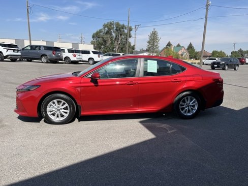Used 2025 Toyota Camry LE image 7