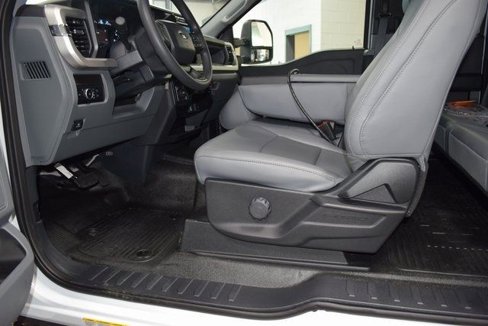 Used 2024 Ford F550 4x4 SuperCab Super Duty image 30