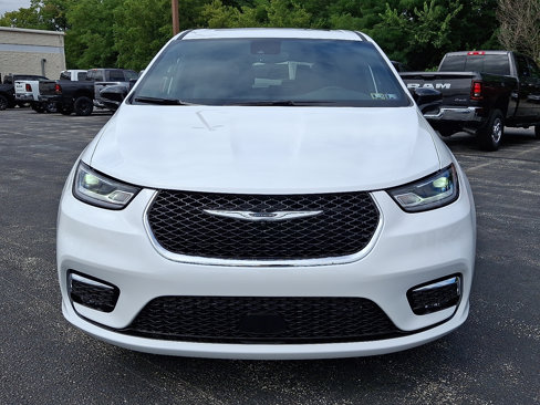 New 2026 Chrysler Pacifica Select image 3