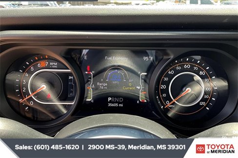 Used 2024 Jeep Wrangler Sahara image 14