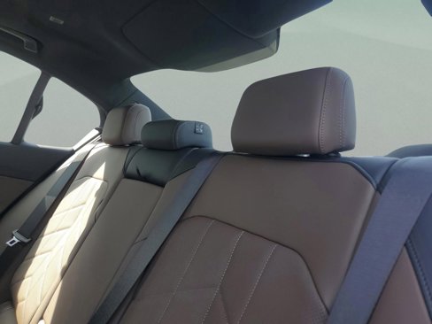 Used 2025 BMW i5 M60 w/ Premium Package image 8
