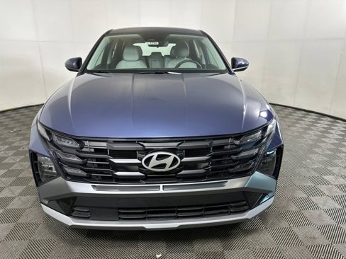Certified 2025 Hyundai Tucson SE image 8