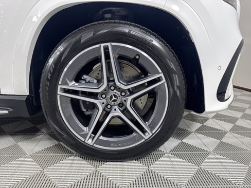 New 2026 Mercedes-Benz GLS 450 4MATIC image 9