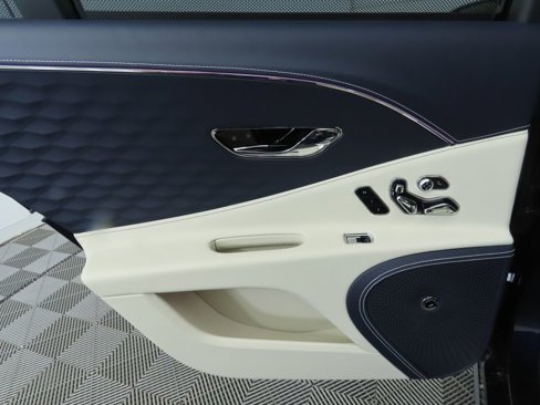 New 2025 Bentley Flying Spur Plug-In Hybrid image 28