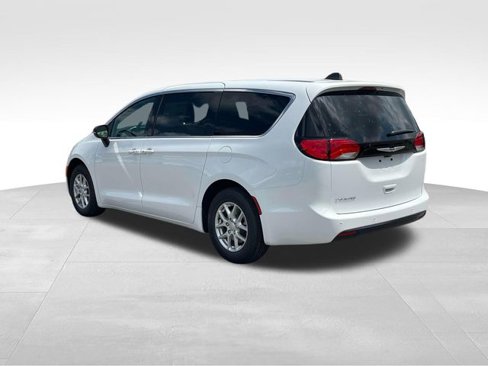 New 2026 Chrysler Voyager LX image 5