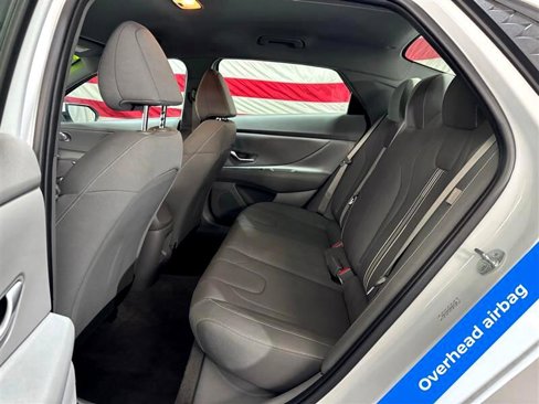 Used 2024 Hyundai Elantra SEL image 12
