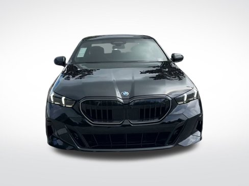 New 2026 BMW 550e xDrive w/ Executive Package image 3