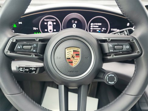 Certified 2025 Porsche Taycan 4S image 9