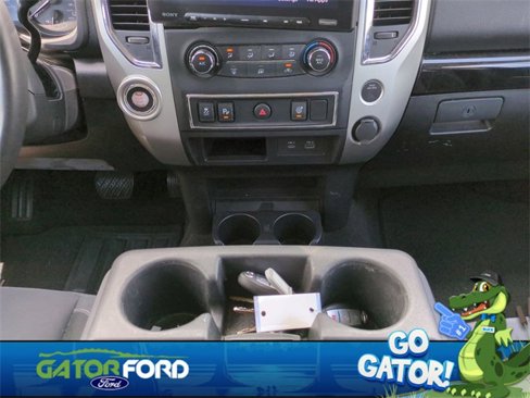 Used 2020 Nissan Titan SV w/ Accessory Utility Package image 19