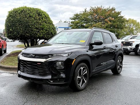 Used 2023 Chevrolet TrailBlazer RS w/ Sun and Liftgate Package image 1