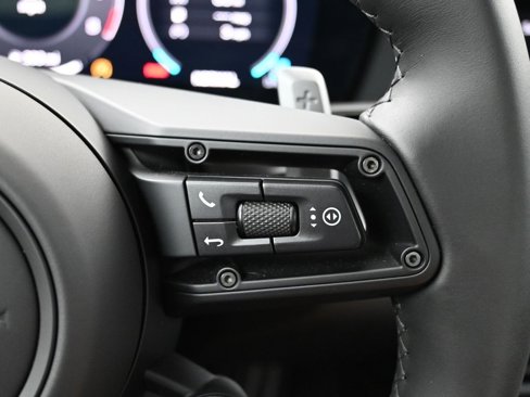 Certified 2025 Porsche 911 Carrera image 10