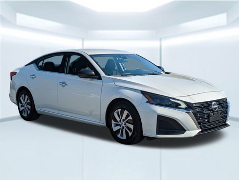 Used 2024 Nissan Altima 2.5 S image 7