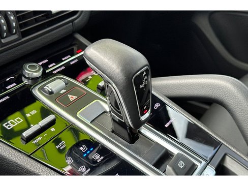 Used 2022 Porsche Cayenne image 26