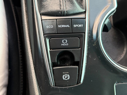 Used 2018 Toyota Camry XSE w/ Driver Assist Package image 18