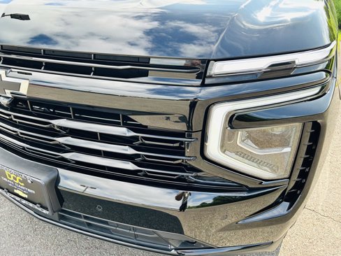 Used 2025 Chevrolet Suburban RST image 18