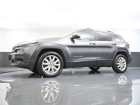 Used 2017 Jeep Cherokee Limited w/ Trailer Tow Group image 48