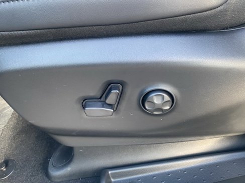New 2026 Chrysler Voyager LX image 16