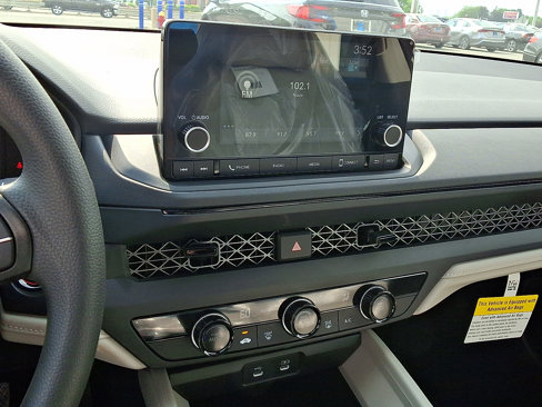 New 2025 Honda Accord LX image 8