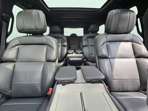 New 2025 Lincoln Navigator Reserve image 23
