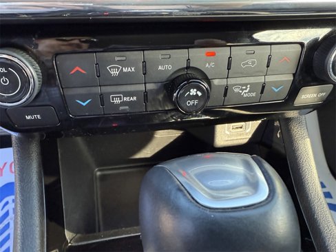 Certified 2022 Jeep Compass Limited image 27
