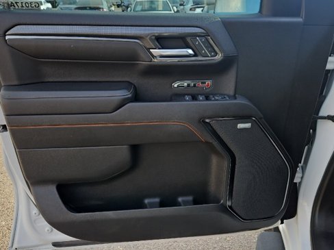 Used 2022 GMC Sierra 1500 AT4 w/ AT4 Premium Package image 9