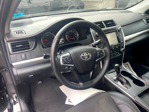 Used 2017 Toyota Camry SE image 12