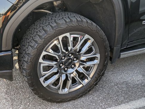 Used 2023 GMC Sierra 1500 Denali Ultimate image 5