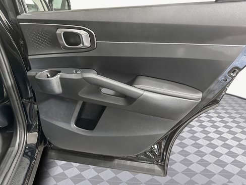 Used 2024 Kia Sorento S image 28