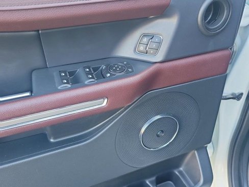 Used 2022 Ford Expedition Max Limited image 37