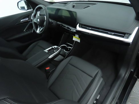 Used 2025 BMW X1 xDrive28i w/ Premium Package image 19