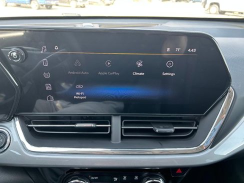 New 2025 Chevrolet Trax LT w/ Driver Confidence Package image 13