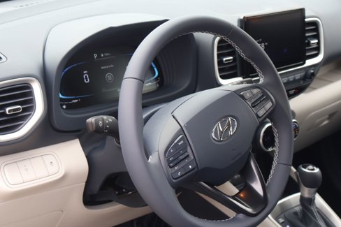 New 2025 Hyundai Venue Limited image 26
