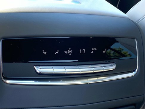 Used 2025 Cadillac Escalade ESV Premium Luxury Platinum image 20