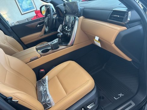 New 2025 Lexus LX 600 4WD w/ Luxury Package image 18