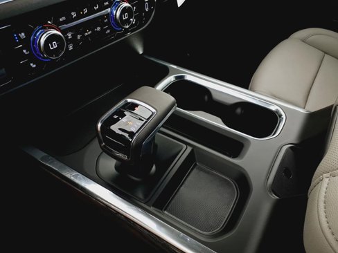 New 2026 GMC Sierra 1500 SLT w/ SLT Premium Package image 13