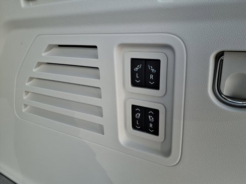 New 2026 GMC Acadia Denali w/ Super Cruise Package image 5
