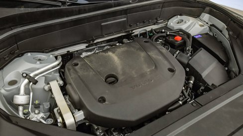 Certified 2025 Volvo XC90 B6 Plus image 30