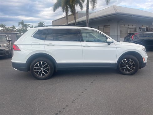 Used 2021 Volkswagen Tiguan SE w/ Panoramic Sunroof Package image 4