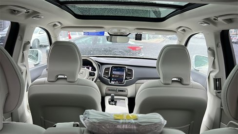 New 2025 Volvo XC90 T8 Plus w/ Protection Package Premier image 35