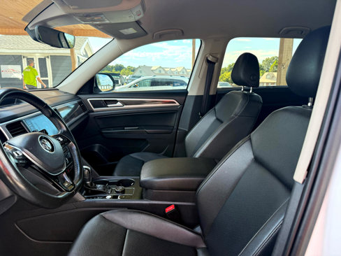 Used 2018 Volkswagen Atlas SE w/ R-Line Package image 17