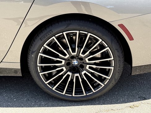 New 2026 BMW 740i w/ Executive Package image 16