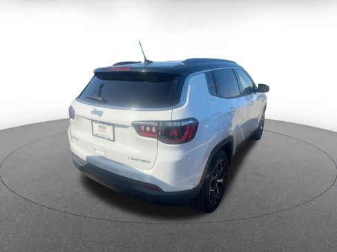 Used 2025 Jeep Compass Limited image 17